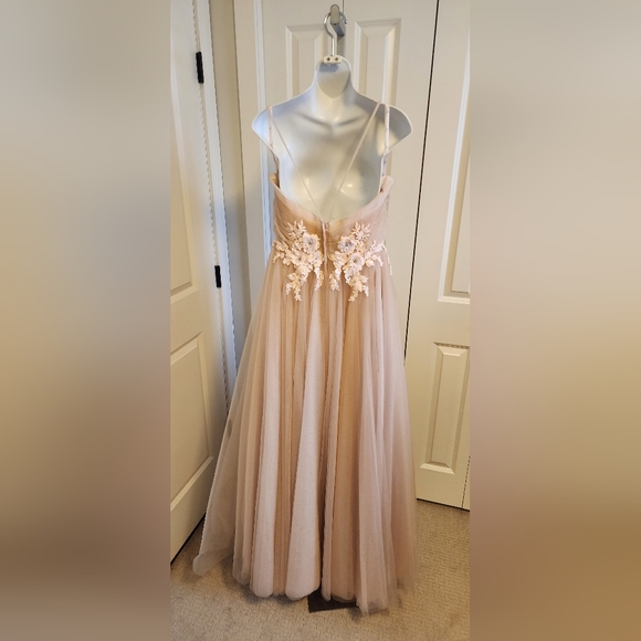 Zoey Grey Size 12 Graduation/Prom Gown - Picture 2 of 13